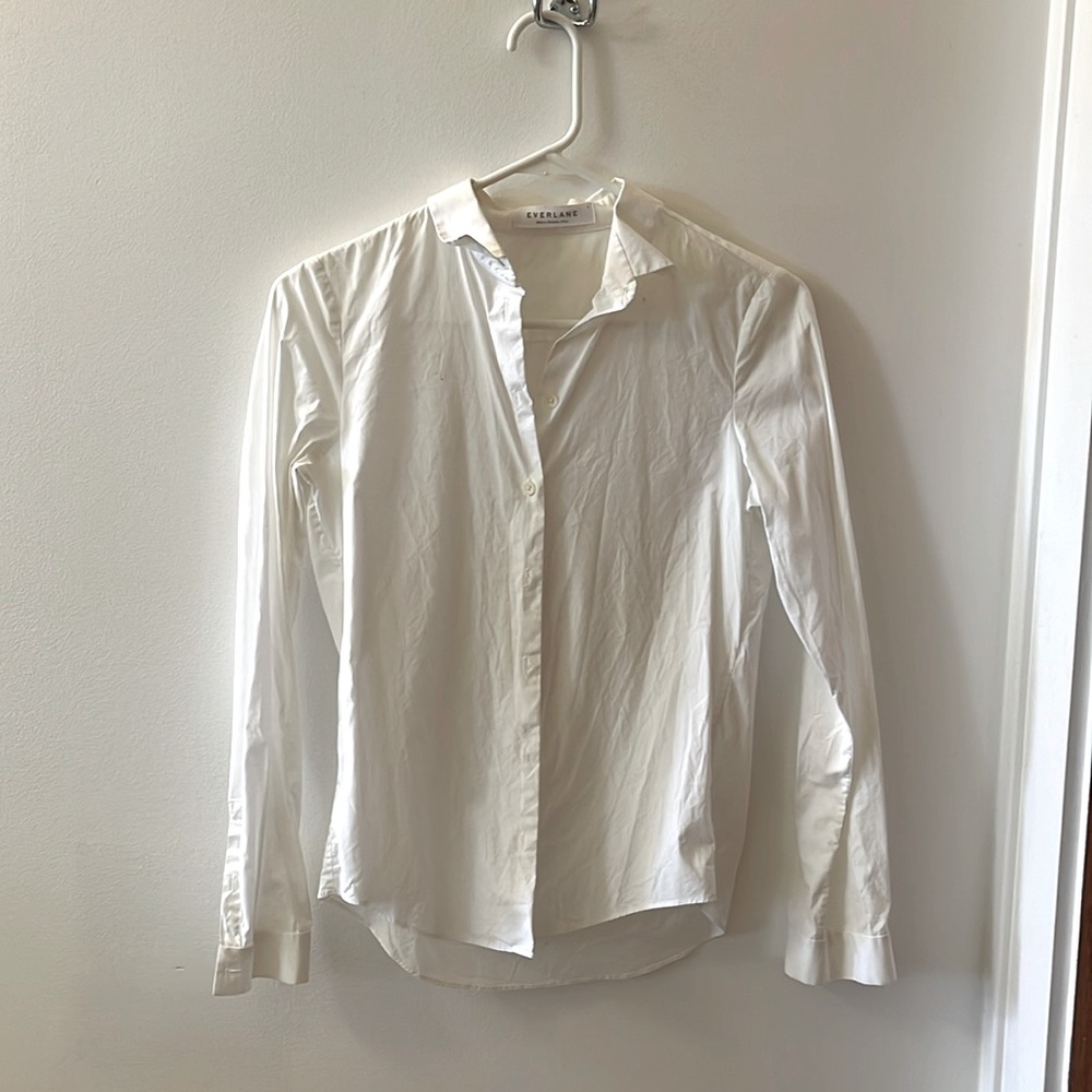 Everlane fitted cotton button down shirt in white, size 0
